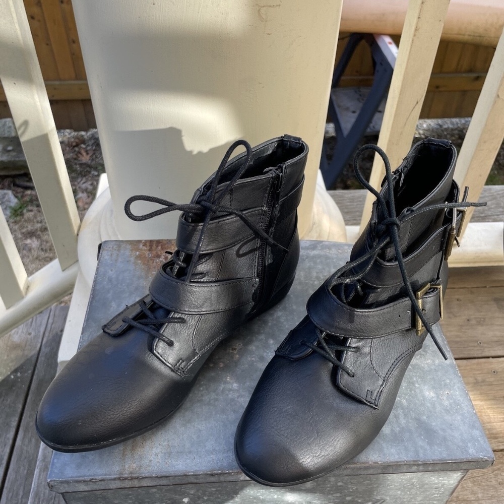 Women's faux-leather black Boots "Brand 99" with double buckles- Size 8 - Picture 5 of 10